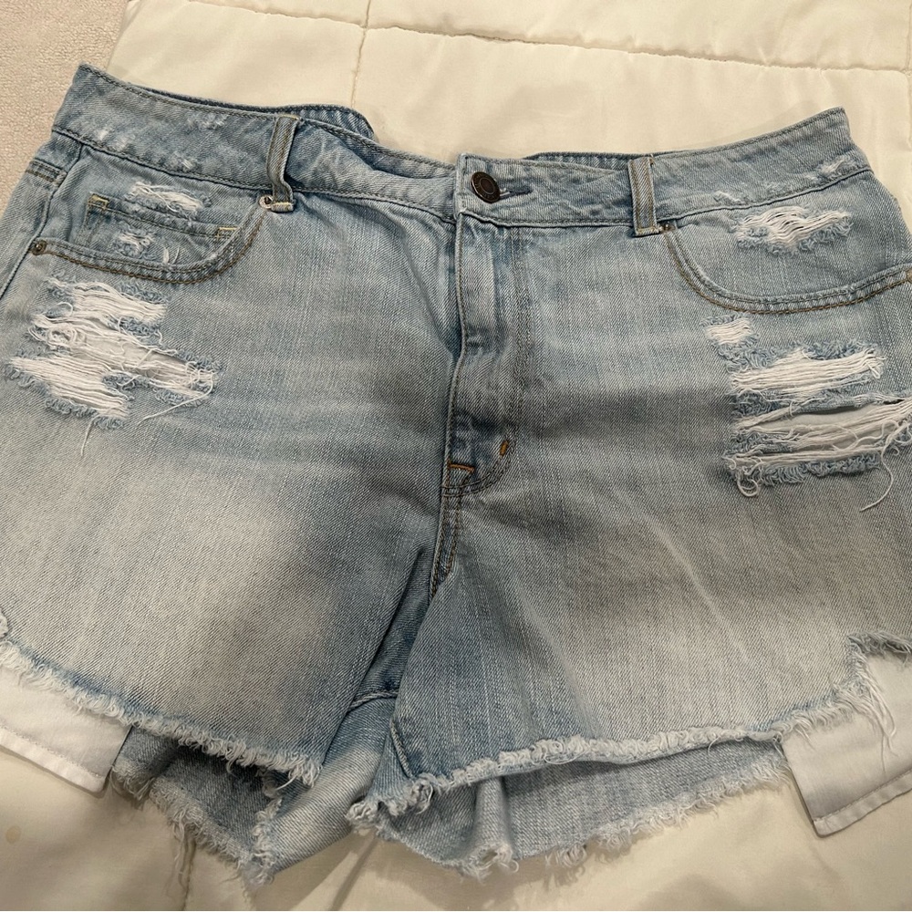 American Eagle women’s shorts